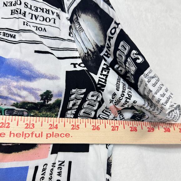 No Boundaries 2XL Newsprint Buttoned Relaxed Shirt Top Funky Artsy Cali Print LA - Picture 9 of 12